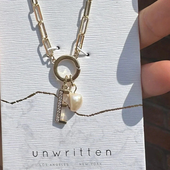 Initial E Gold Chain Charm Pearl Necklace - Picture 4 of 6